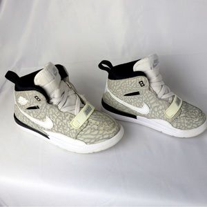 Nike Air Jordan Legacy 312 flip basketball SNEAKERS youth AT4040 hi top gray